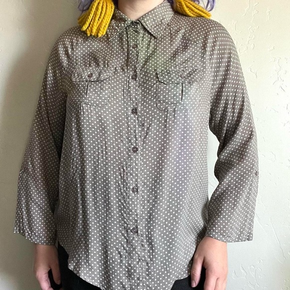 Blue Bird lightweight grey and white polka dot button up shirt - Picture 3 of 8